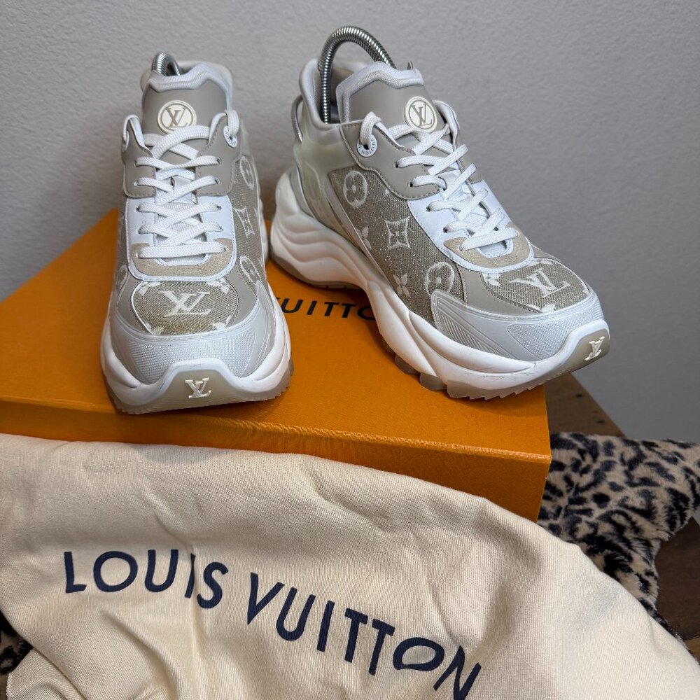 Louis Vuitton LV Run 55 Sneakers 'Beige Monogram White Leather" 39 WMN US 8 lux